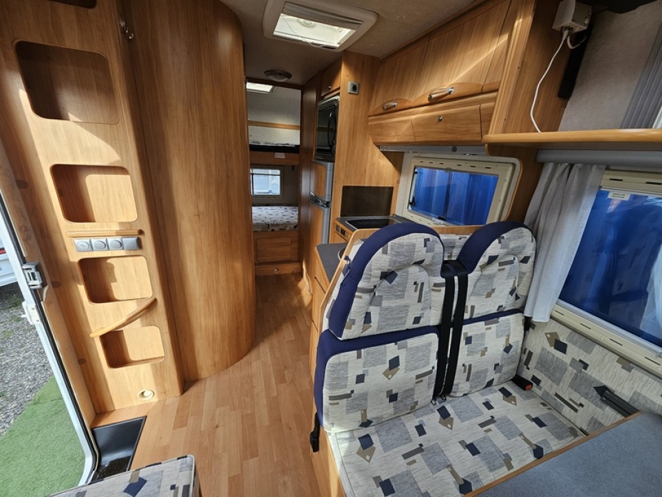 ADRIA  ADRIATIK 680 SK