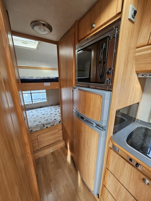 ADRIA  ADRIATIK 680 SK