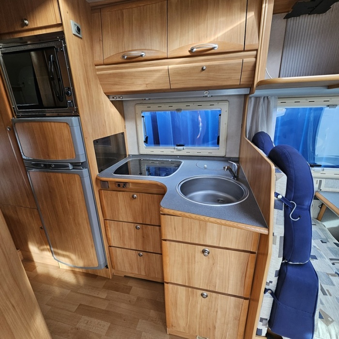 ADRIA  ADRIATIK 680 SK