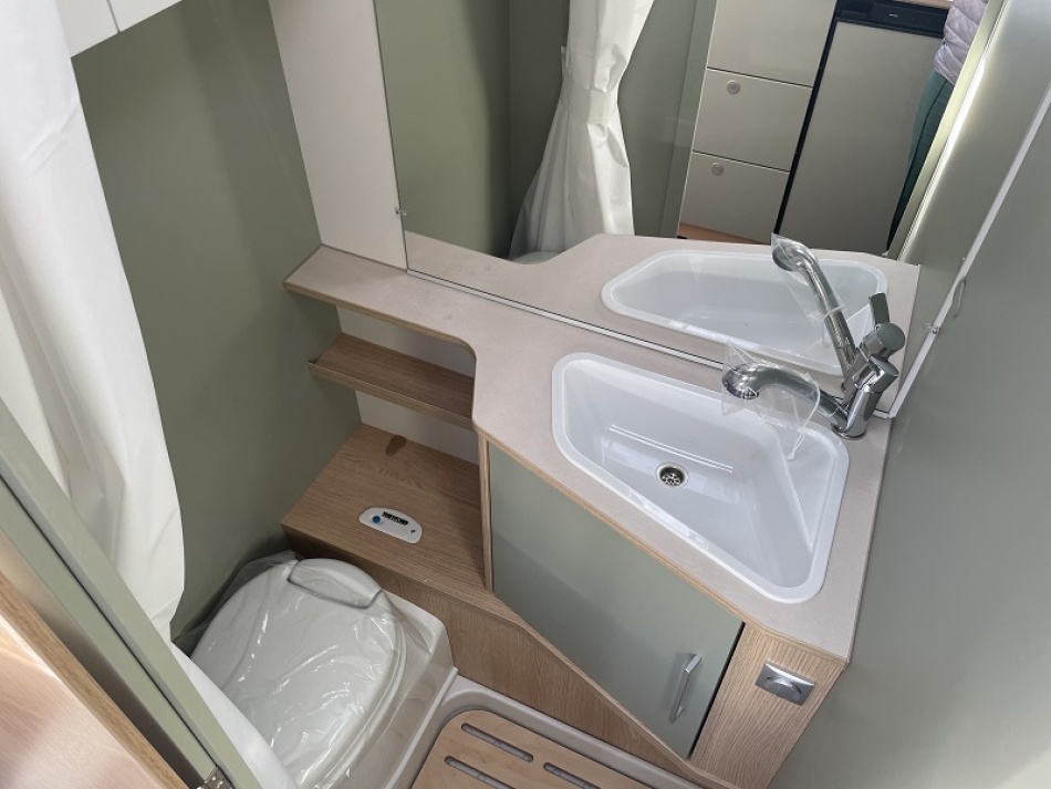 LMC  STYLE 460 E