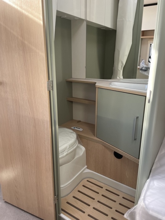 LMC  STYLE 460 E