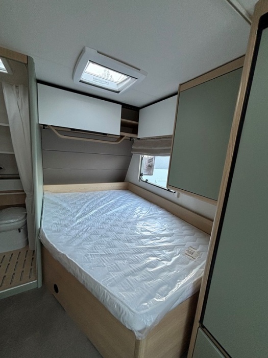 LMC  STYLE 440 D