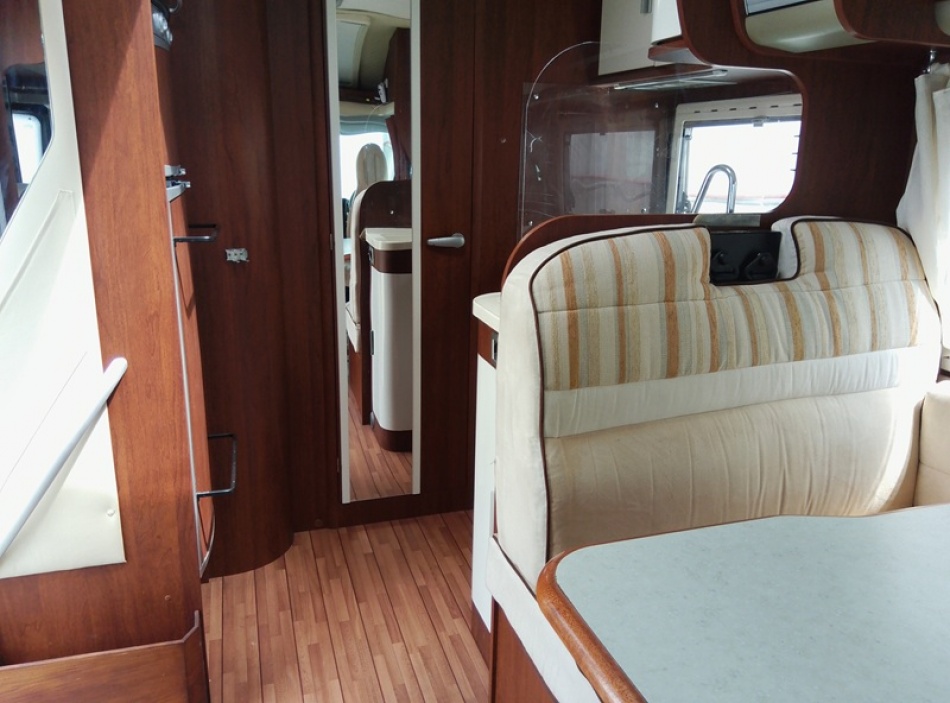 ELNAGH  PRINCE 580 L