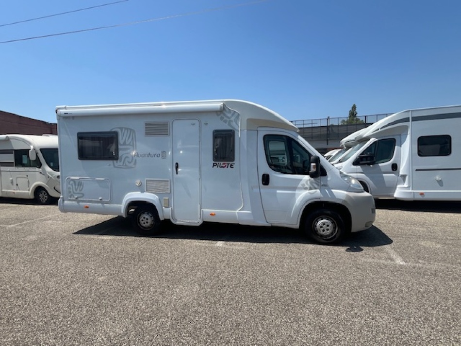 camping car PILOTE  P640 P640 AVENTURA modèle 2010