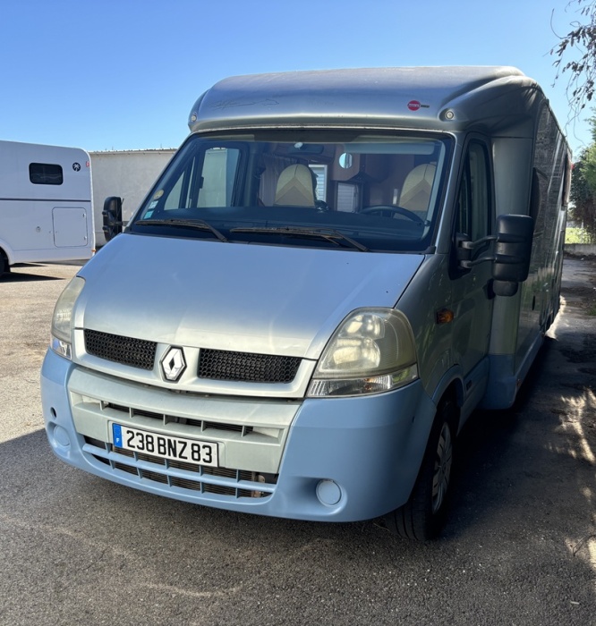 camping car BURSTNER  DELFIN  T695 modèle 2006