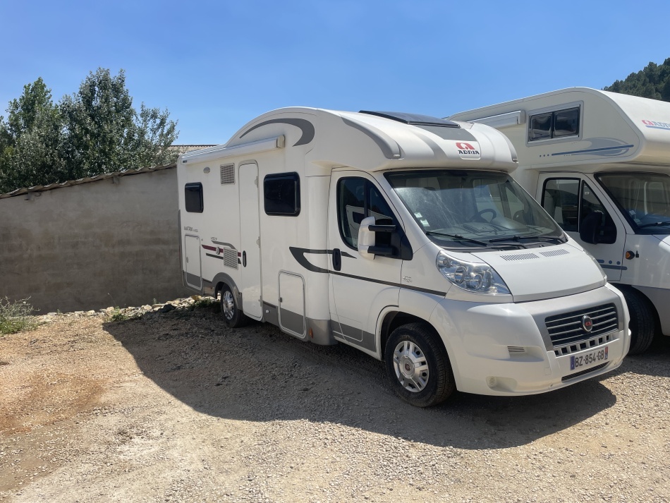 camping car ADRIA  MATRIX M650SF modèle 2011