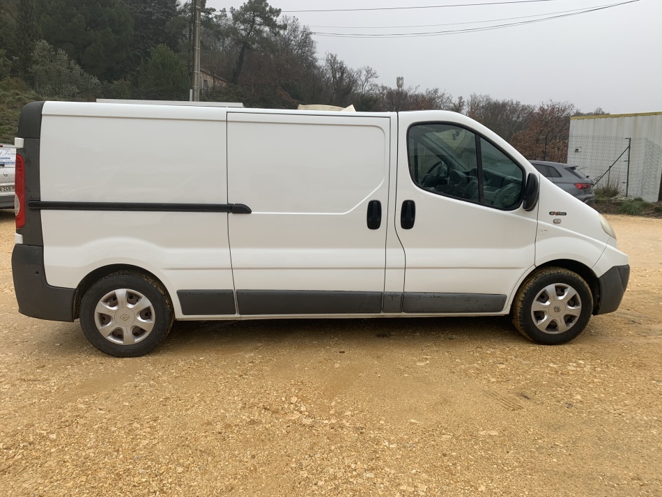 camping car AUTRES  CUSTOVAN TRAFIC mod&egrave;le 2013