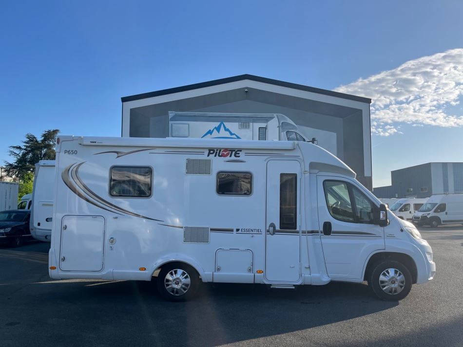 camping car PILOTE  P650 P650 ESSENTIEL modèle 2016