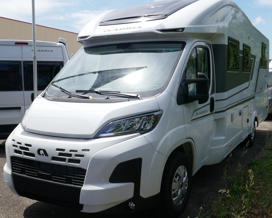 camping car ADRIA  MATRIX PLUS 670 DL modèle 2026