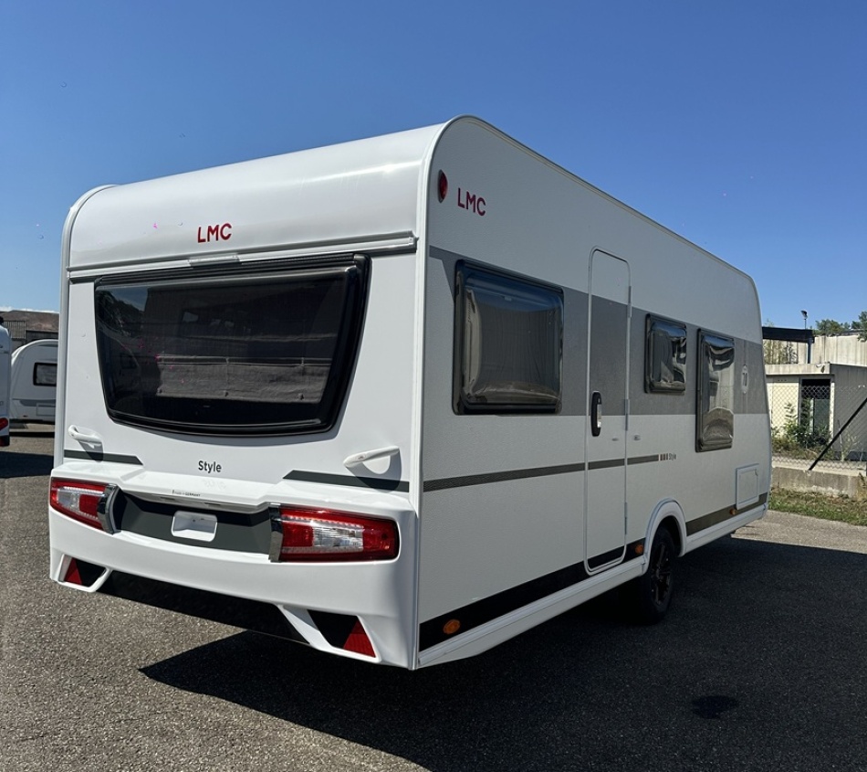 caravane LMC  STYLE 453 D 70 ANS mod&egrave;le 2026