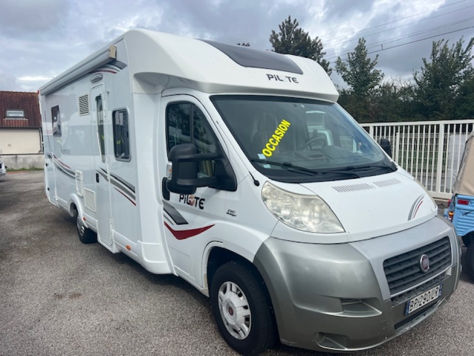 camping car PILOTE  P736 AVENTURA P 736 modèle 2011
