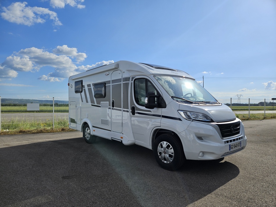 camping car CARADO  PRO V337 modèle 2024