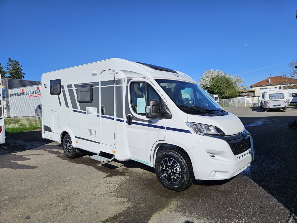 camping car CARADO  PRO V337 modèle 2024