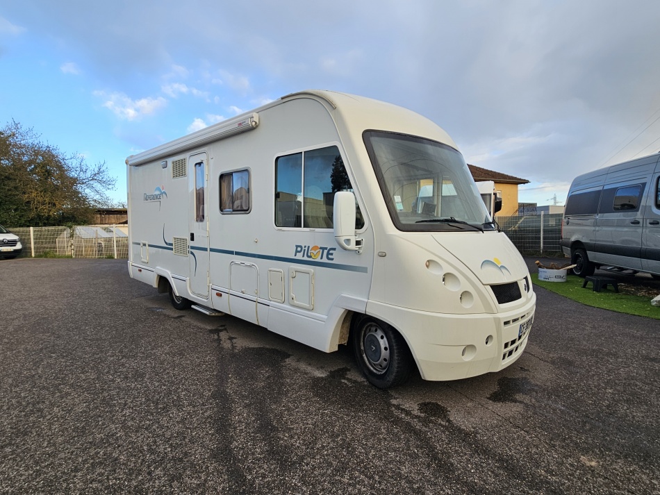 camping car PILOTE  REFERENCE G 685 FP mod&egrave;le 2008