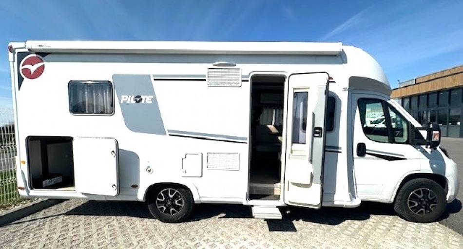 camping car PILOTE  EVIDENCE P 746 FC modèle 2021