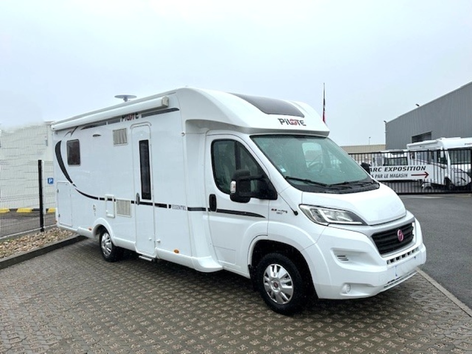 camping car PILOTE  ESSENTIEL P 746 C modèle 2017