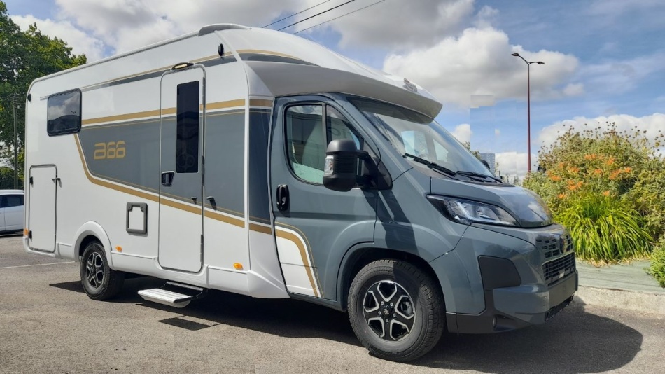 camping car BURSTNER  B66 B 66 690 TD mod&egrave;le 2026