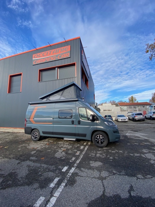 camping car WEINSBERG  CARABUS 600 MQ modèle 2024