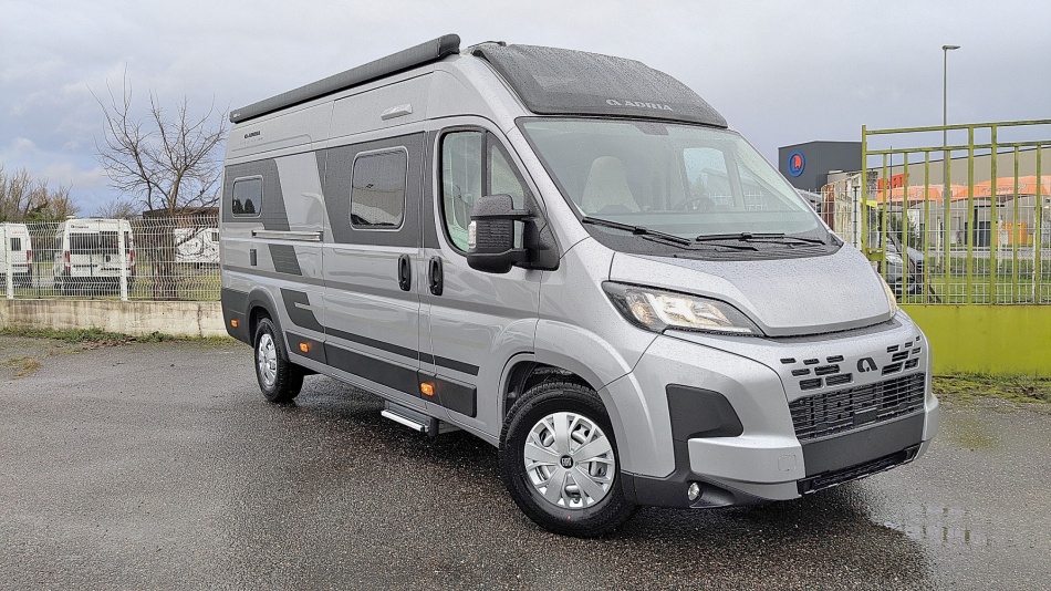 camping car ADRIA  TWIN SUPREME 640 SGX modèle 2025