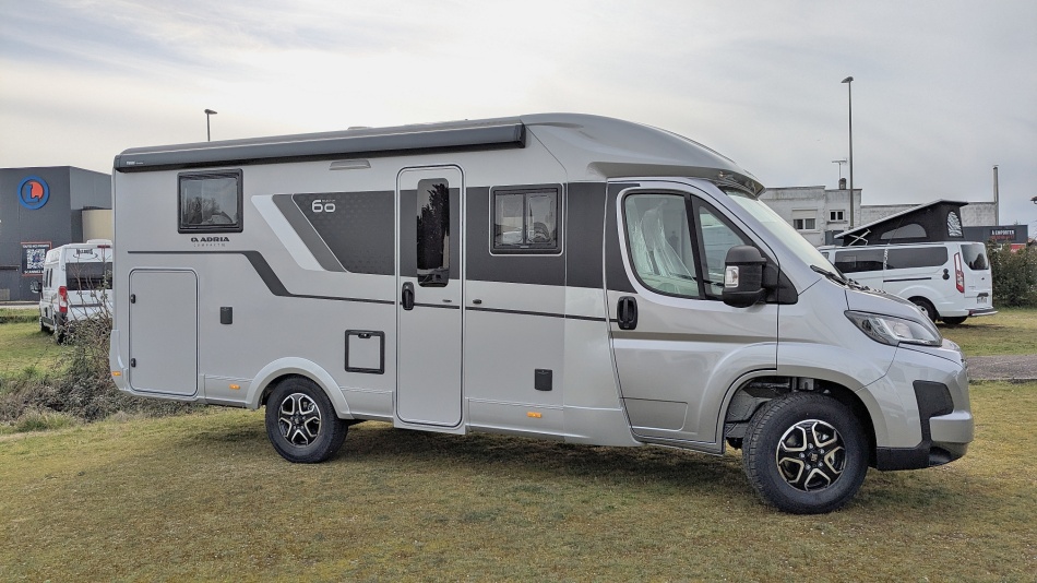 camping car ADRIA  COMPACT DL 60Y + PACK LITHIUM mod&egrave;le 2026