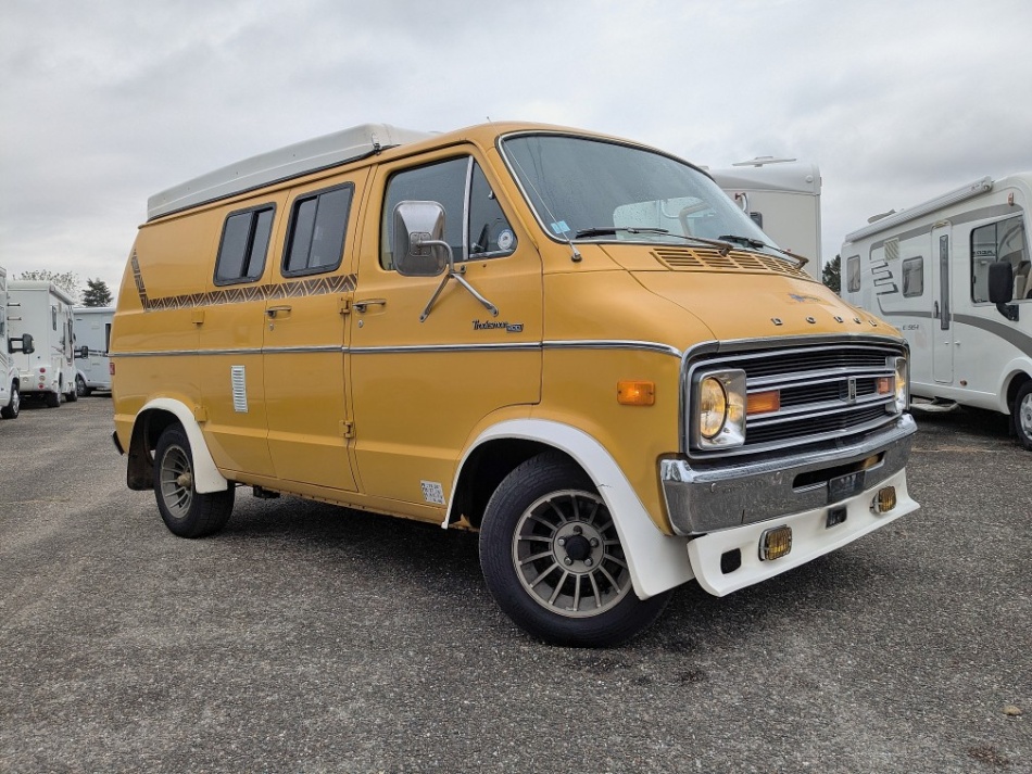 camping car DODGE  TRADESMAN B 200 mod&egrave;le 1979