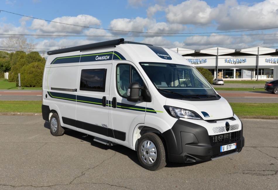 camping car CHAUSSON  V 594 FIRST LINE - LIGHT mod&egrave;le 2026